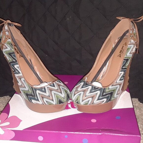 ALBA TRIBAL PRINT OPEN TOE WEDGE - Picture 2 of 4